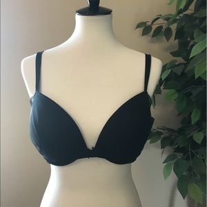 Victoria’s Secret Lined Plunge Bra in Black.  36D